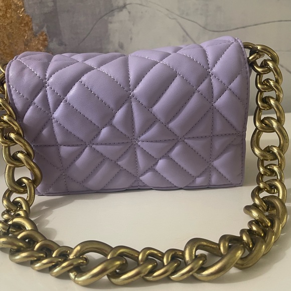 Lavender Zara handbag with thick gold chain handle. - Picture 4 of 4